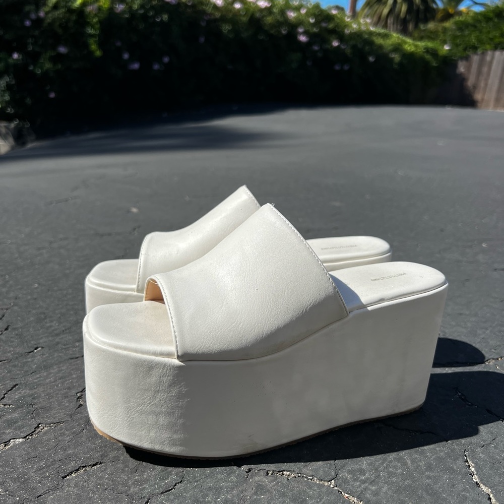 PrettyLittleThing platform sandals